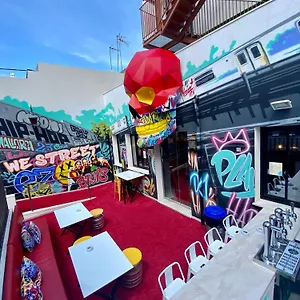 https://we-hostel-street-arenal-albergue-juvenil.allmallorcahotels.com